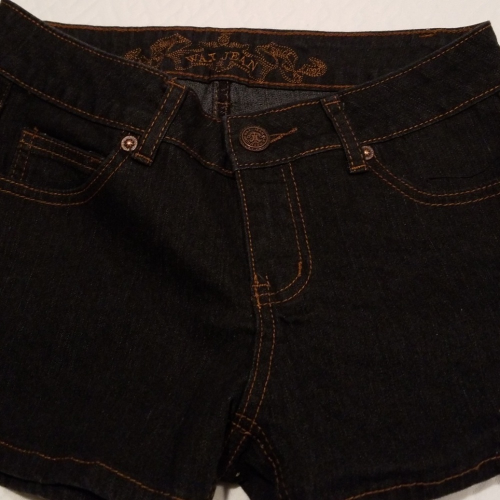 Black Small Short - Picture 2 of 4